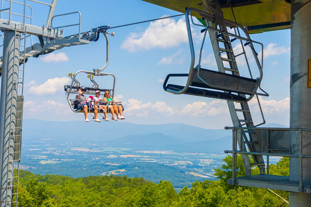 Massanutten scenic chairlift spring summer family chairlift mountain view 04