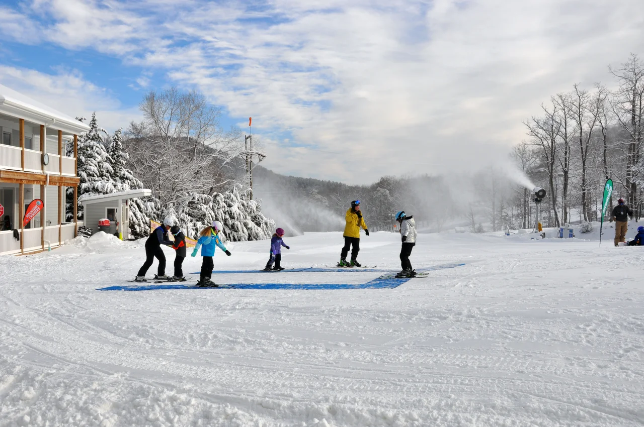 Massanutten ski area lessons ski lessons group on snow 12
