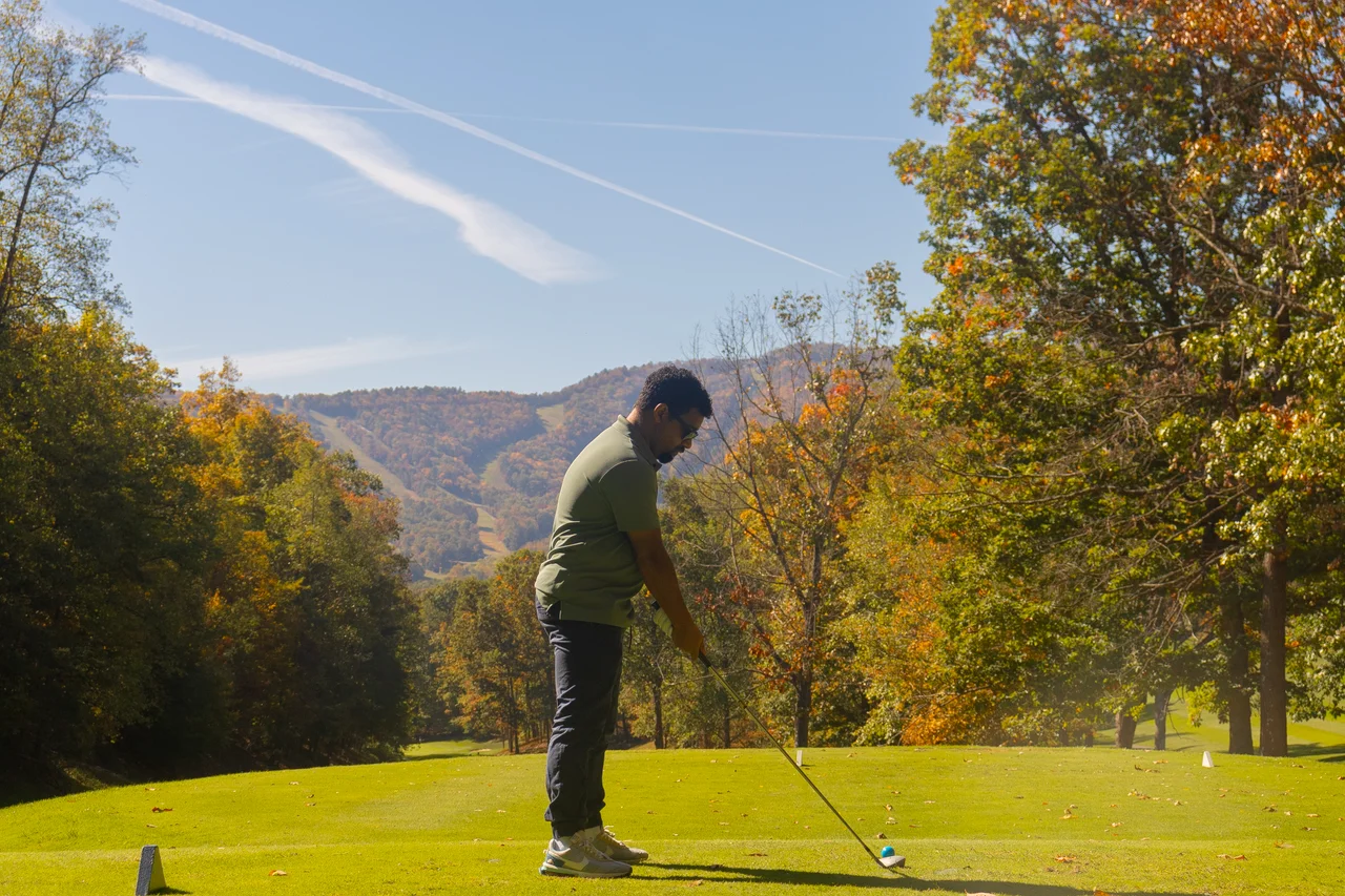 Massanutten mountain greens autumn golfer mountain view