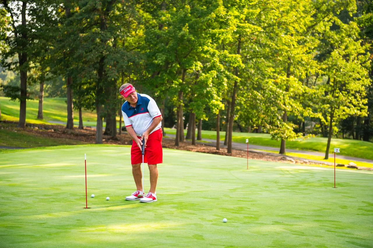 Massanutten mountain greens golfer putting