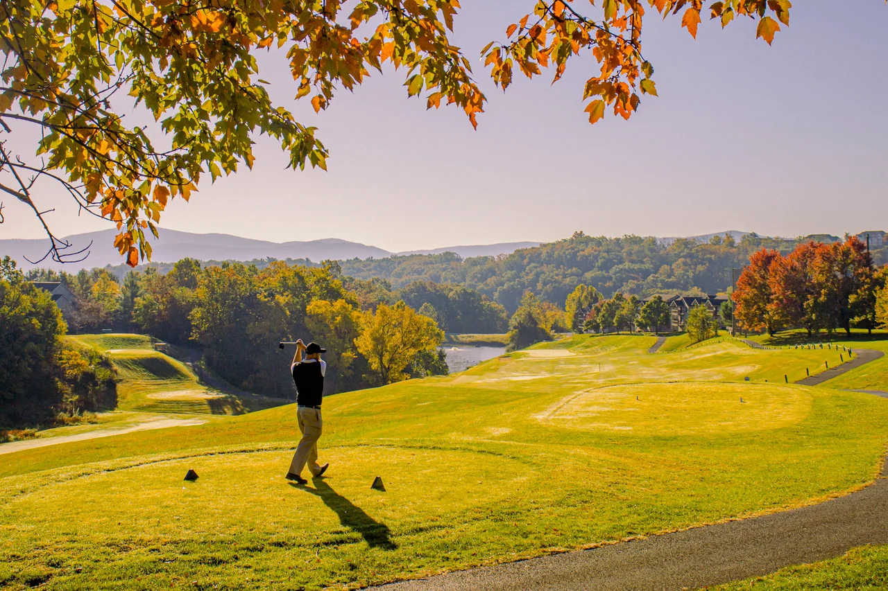 Massanutten woodstone meadows fall golf course mountain view