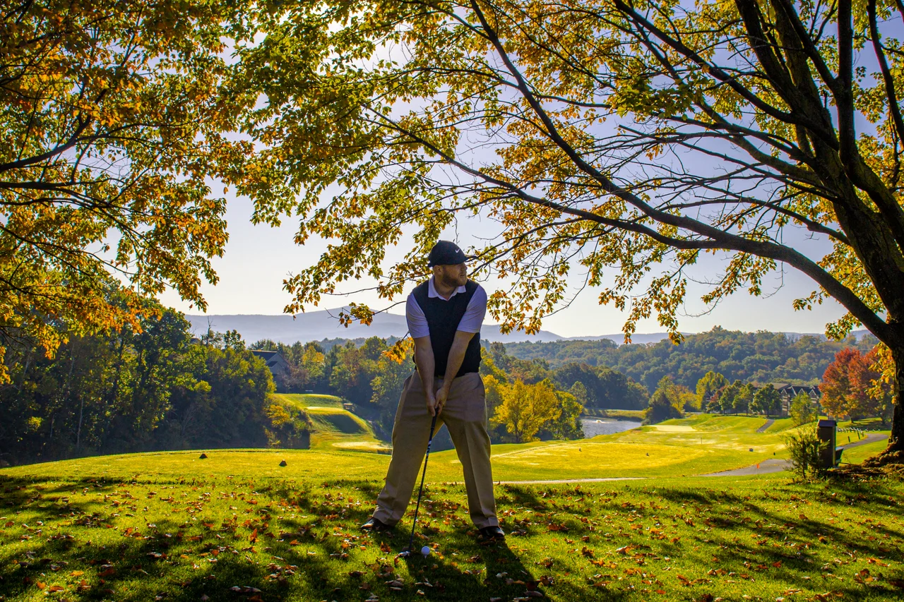 Massanutten woodstone meadows fall golfer mountain view
