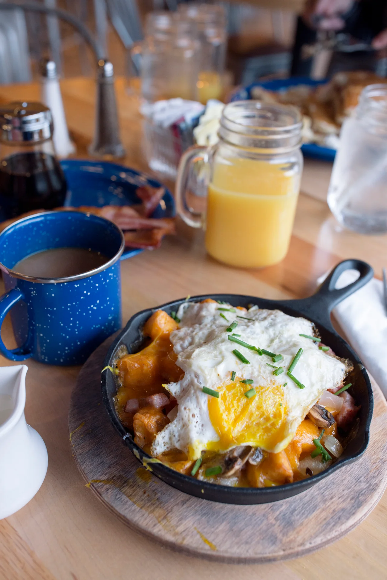 Massanutten campfire grill breakfast skillet 02