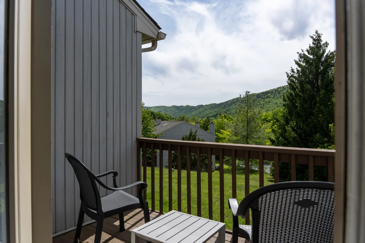 Massanutten eagle trace 327 side b balcony mountain view