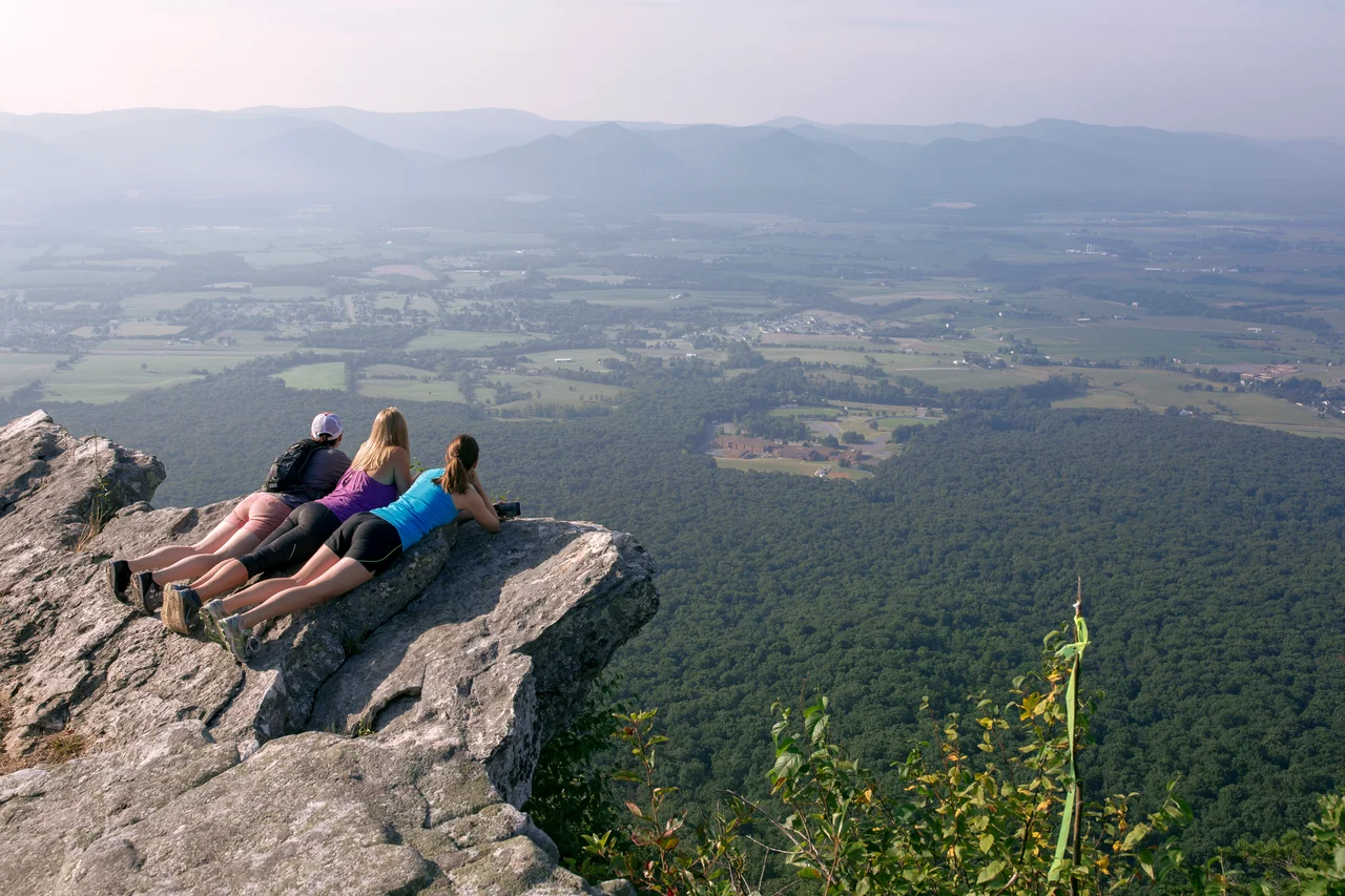 Massanutten hiking mountain overlook friends