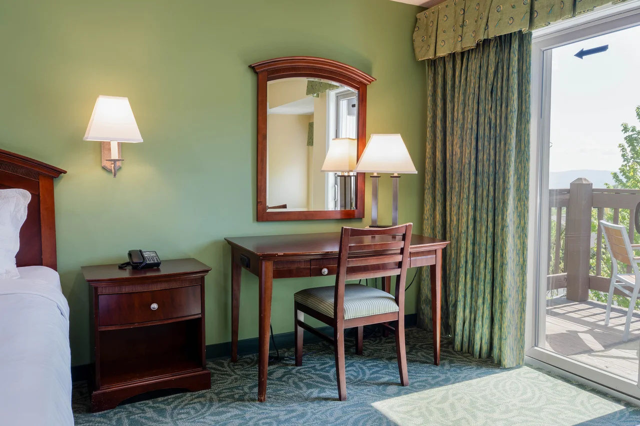 Massanutten hotel 1531 king desk balcony