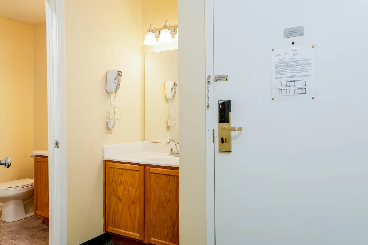 Massanutten hotel 1533 bathroom entry vanity