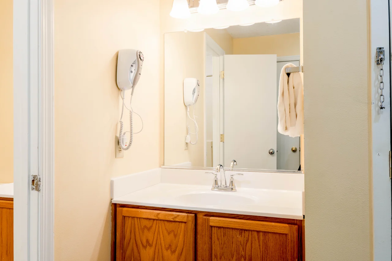 Massanutten hotel 1533 bathroom vanity mirror