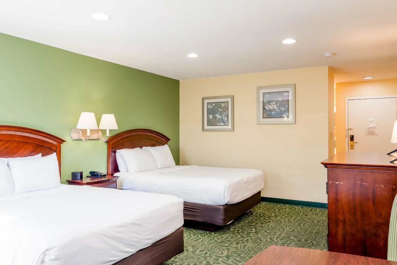 Massanutten hotel 1533 two queen beds room