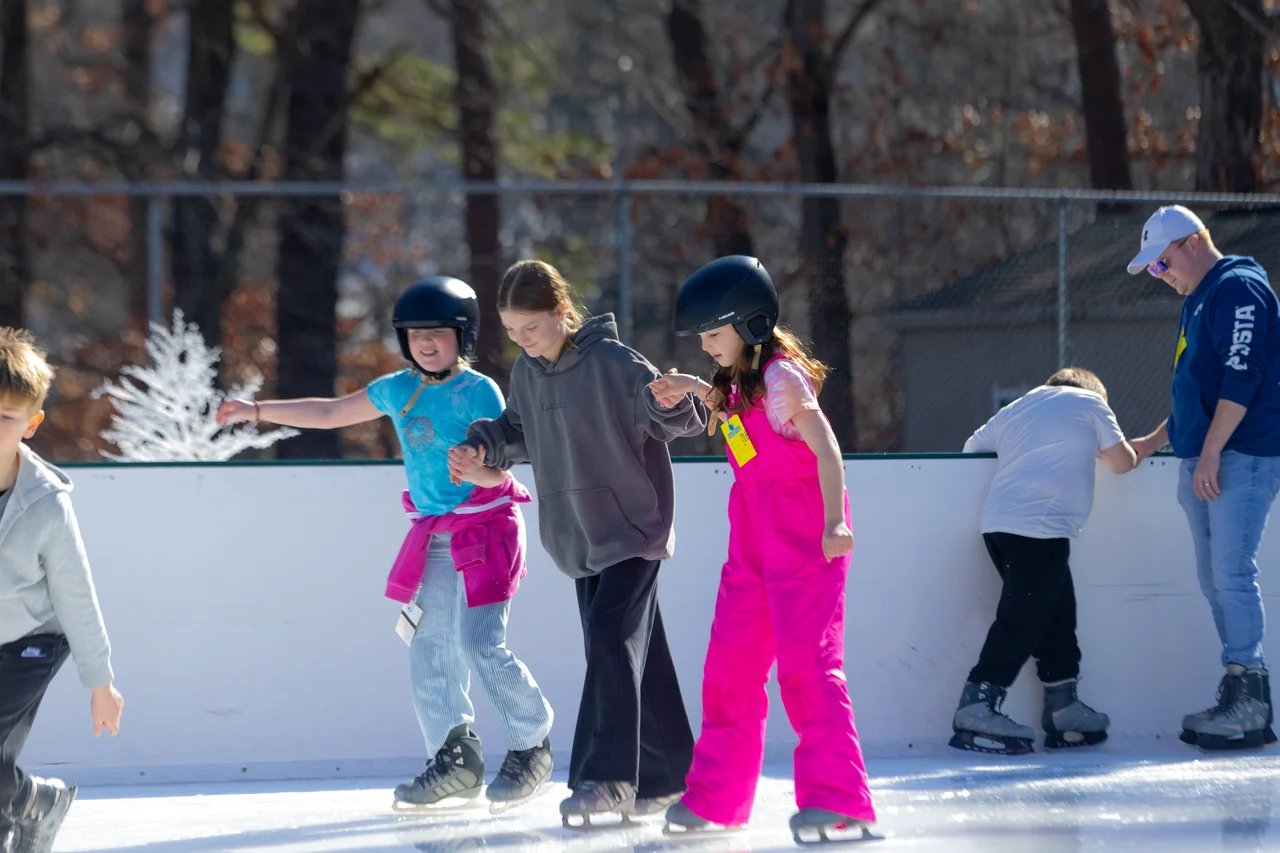 Massanutten ice skating group on rink