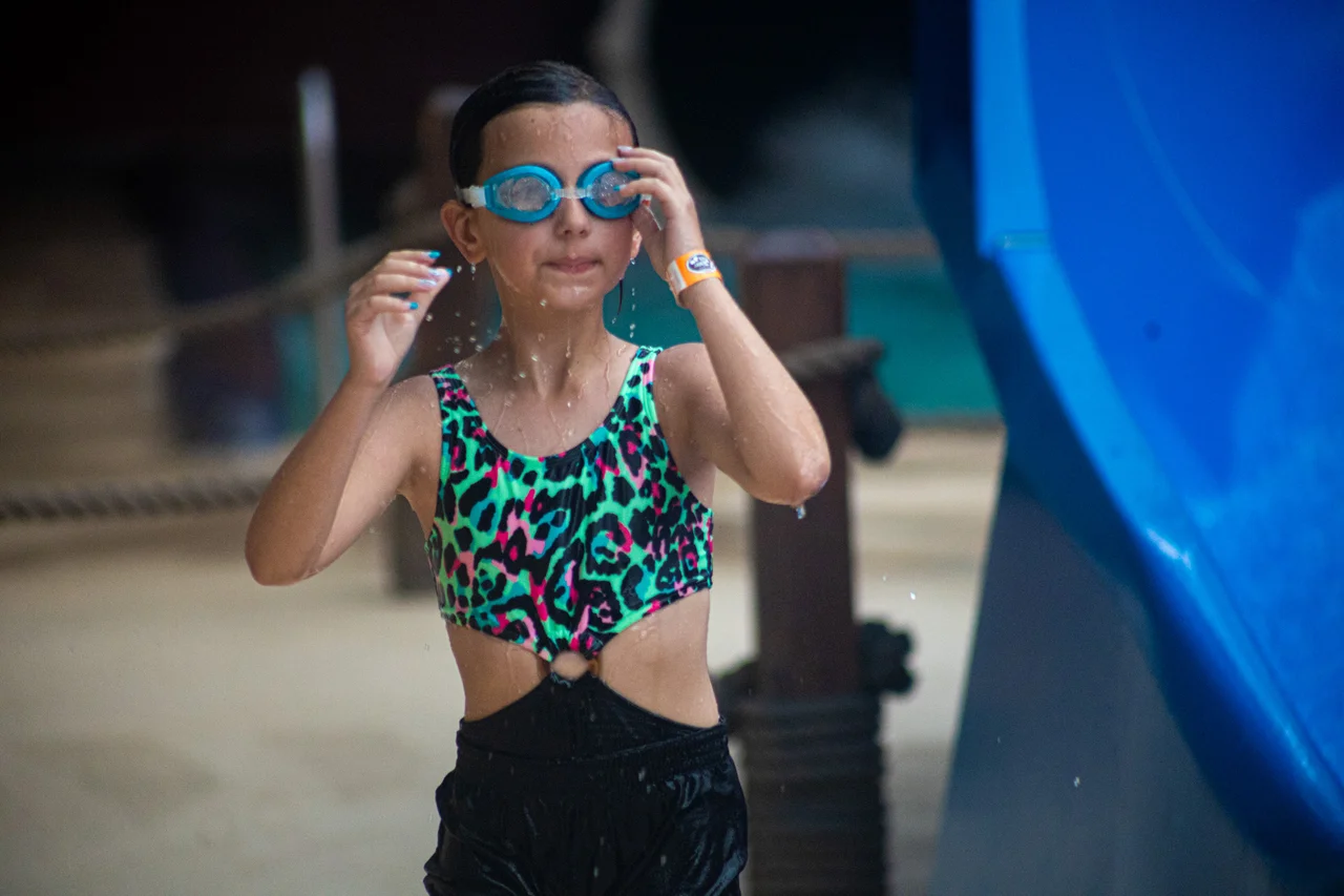 Massanutten indoor waterpark child with goggles 27