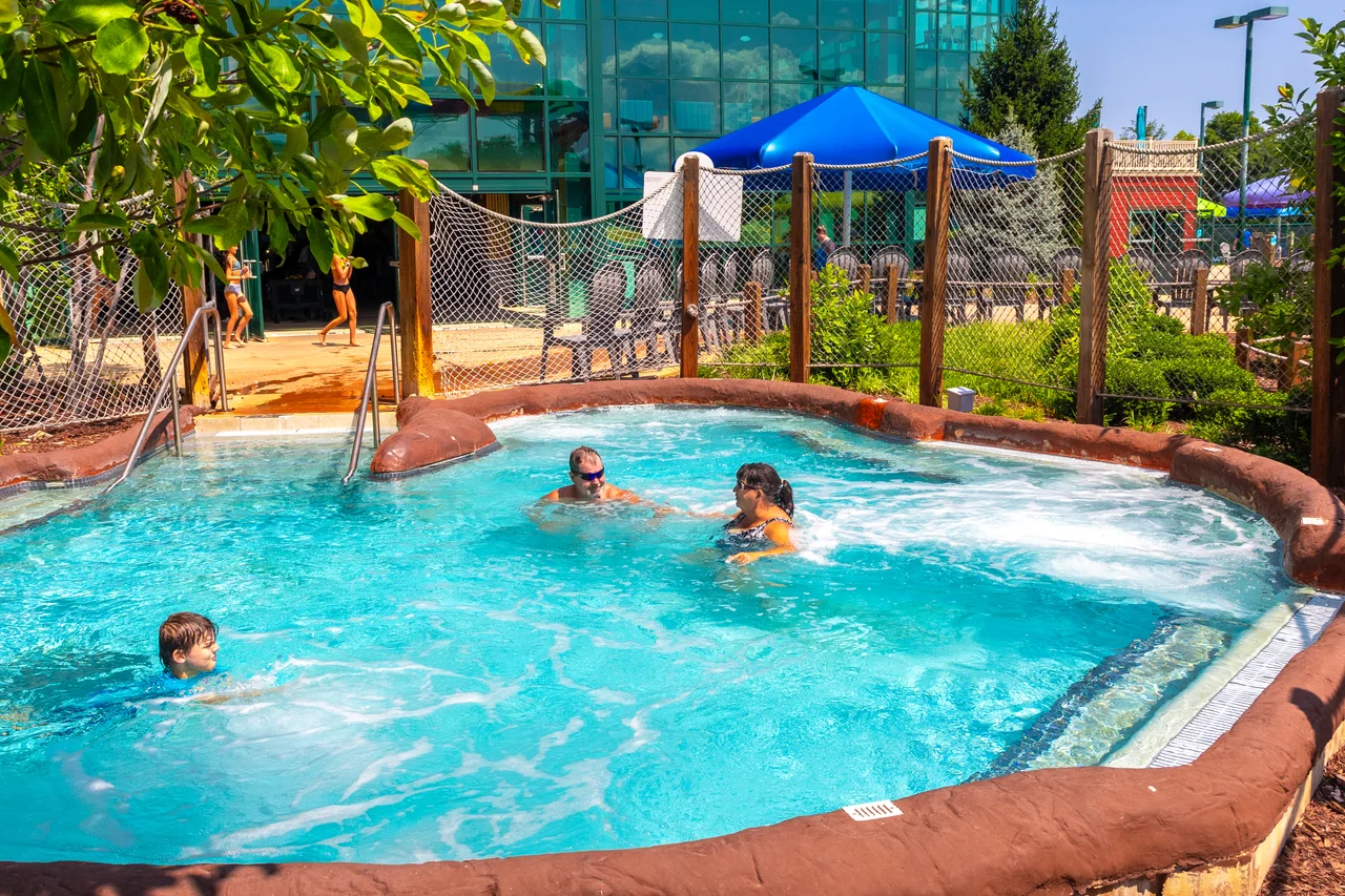 Massanutten indoor waterpark family pool 26