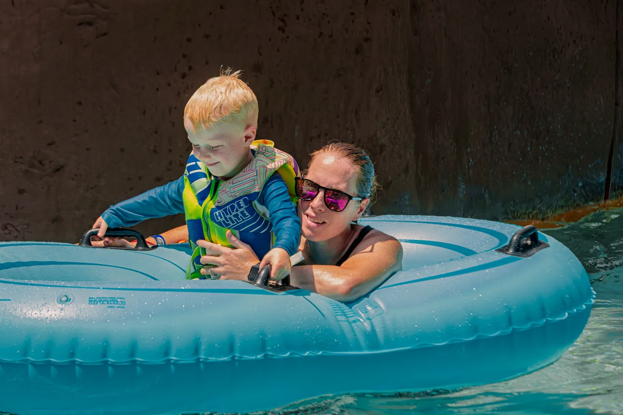Massanutten indoor waterpark family tube ride 05