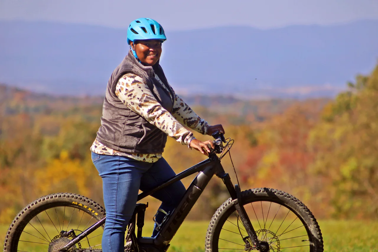 Massanutten mountain biking western slope woman riding ebike on mountain view 18
