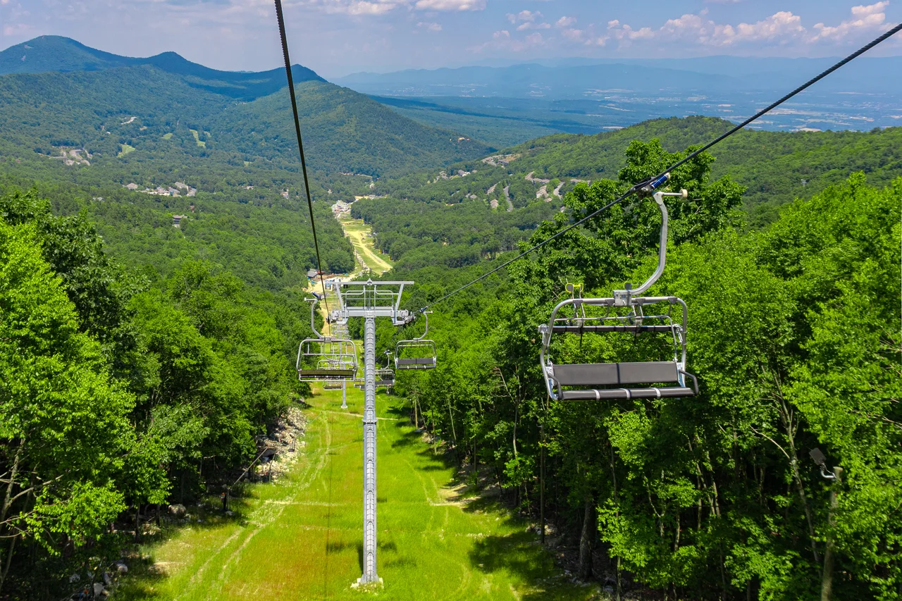 Massanutten scenic chairlift spring summer chairlift above forest 06
