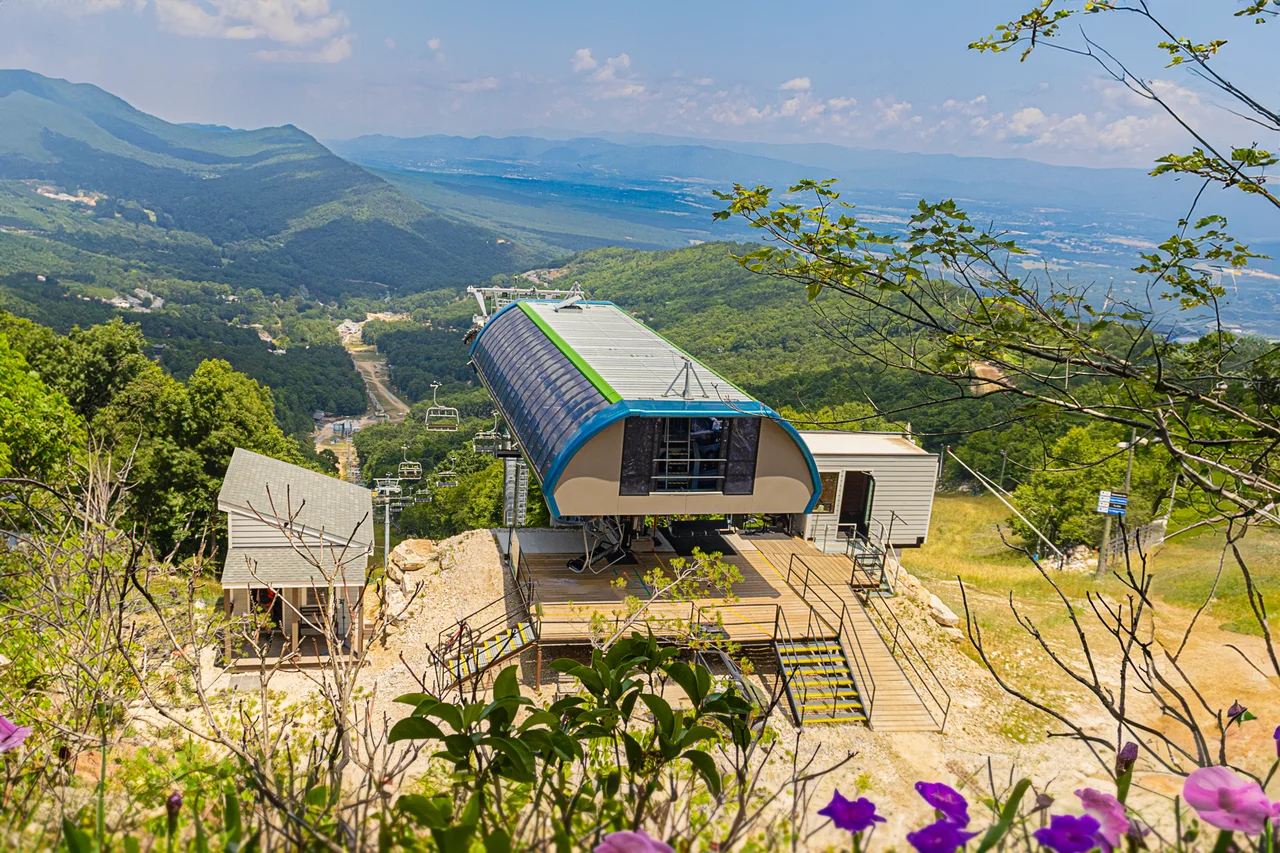 Massanutten scenic chairlift spring summer chairlift terminal and valley 02