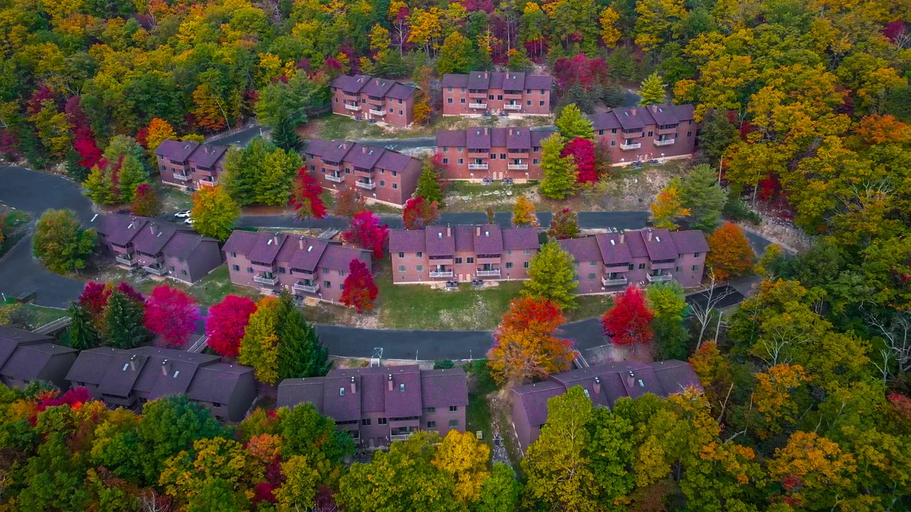 Massanutten scenic fall aerial resort lodging forest 18