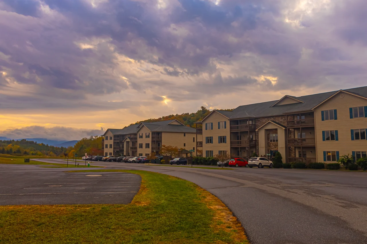 Massanutten scenic fall autumn lodging buildings 03