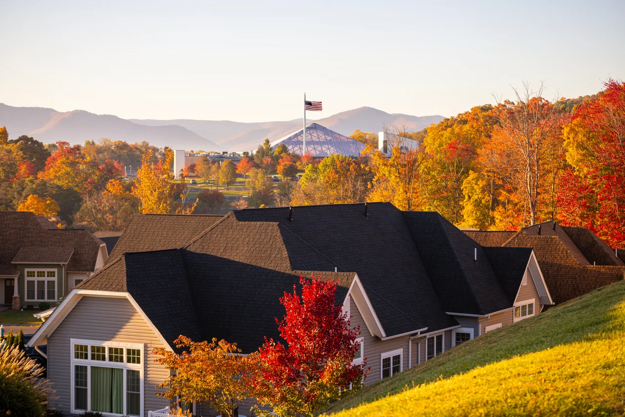 Massanutten scenic fall autumn lodging roofs 31