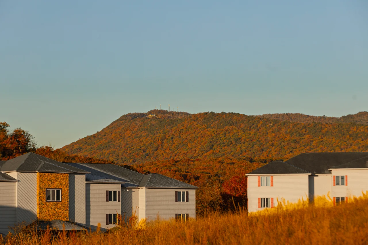 Massanutten scenic fall lodging buildings and mountain fall 10