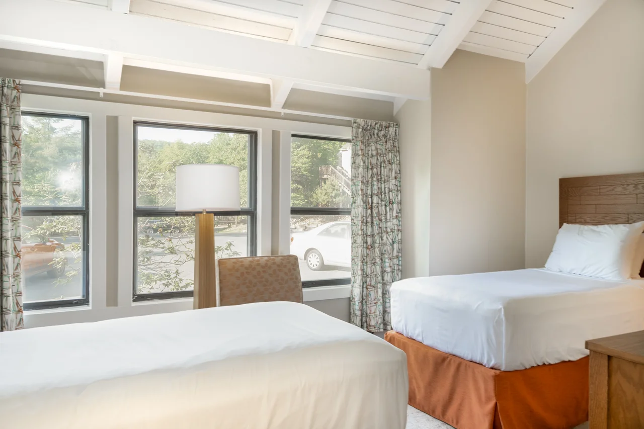 Massanutten shenandoah villas 10d villa twin bedroom forest view 08
