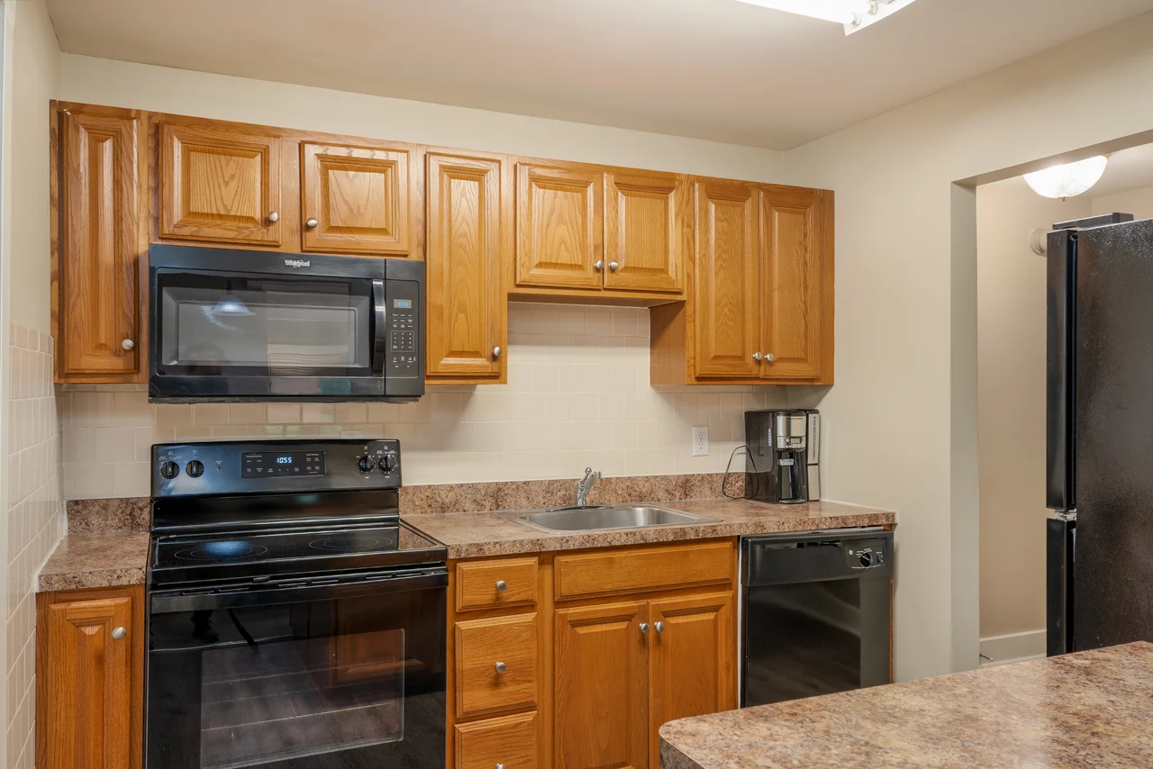 Massanutten shenandoah villas 9a villa kitchen sink dining view 07