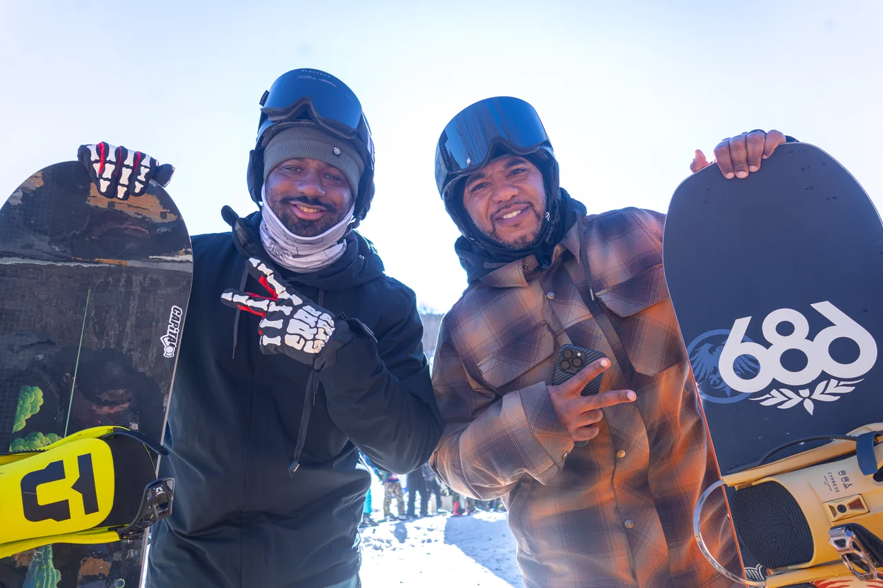 Massanutten ski area general snowboarders posing with boards 23