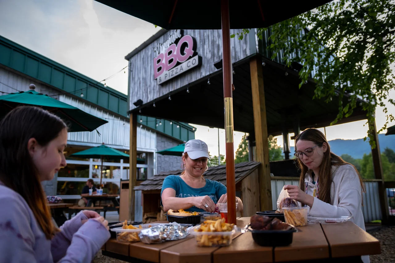 Massanutten virginia bbq pizza outdoor dining