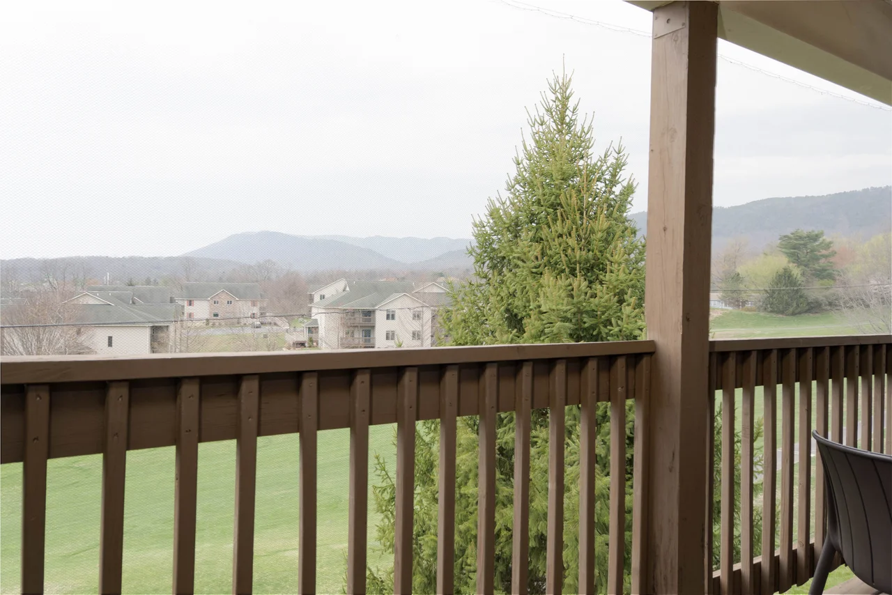 Massanutten woodstone luxury 258p covered balcony and mountain golf view 24